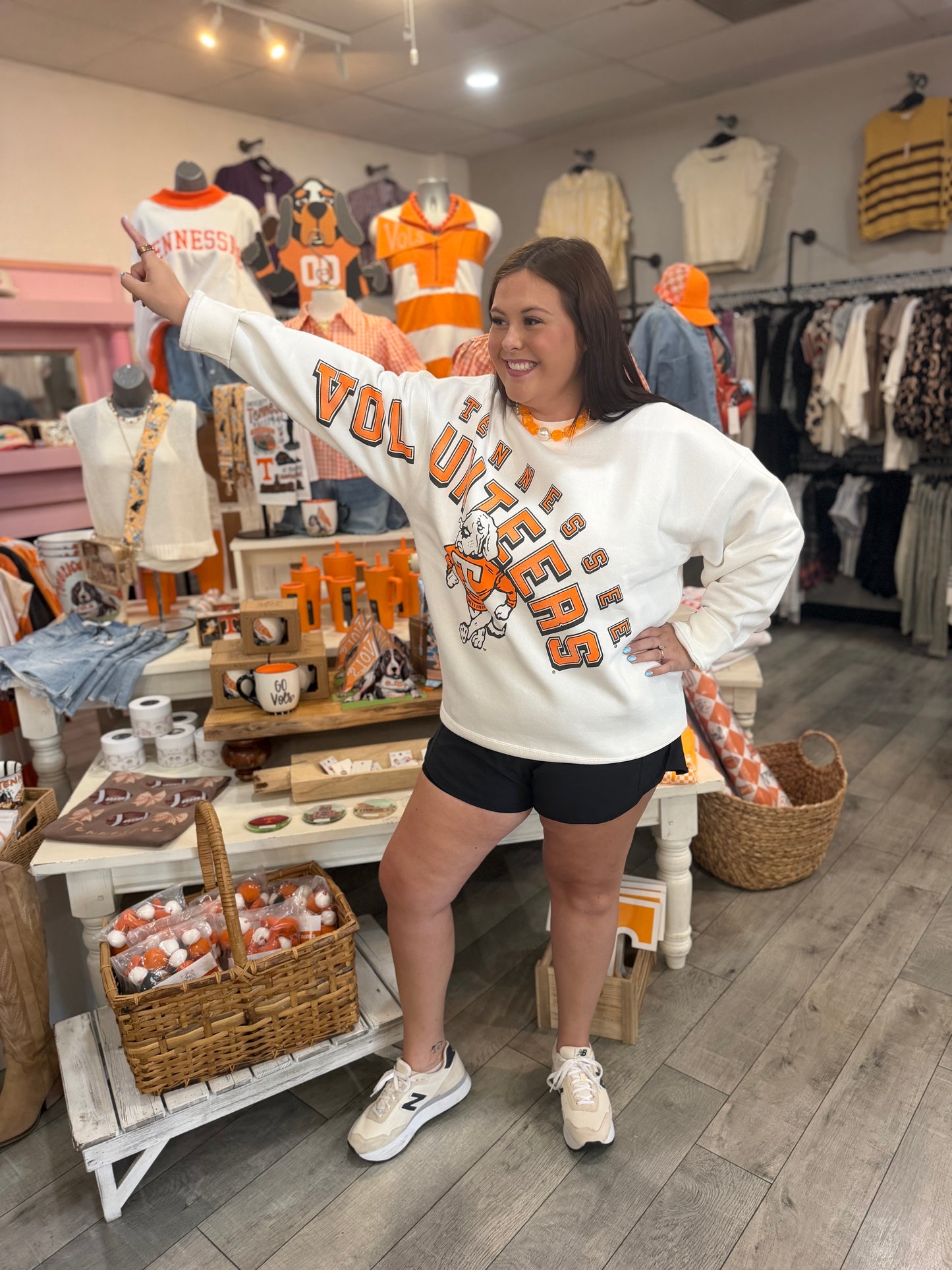Tennessee Bryant Bend Lantern Sleeve Crew