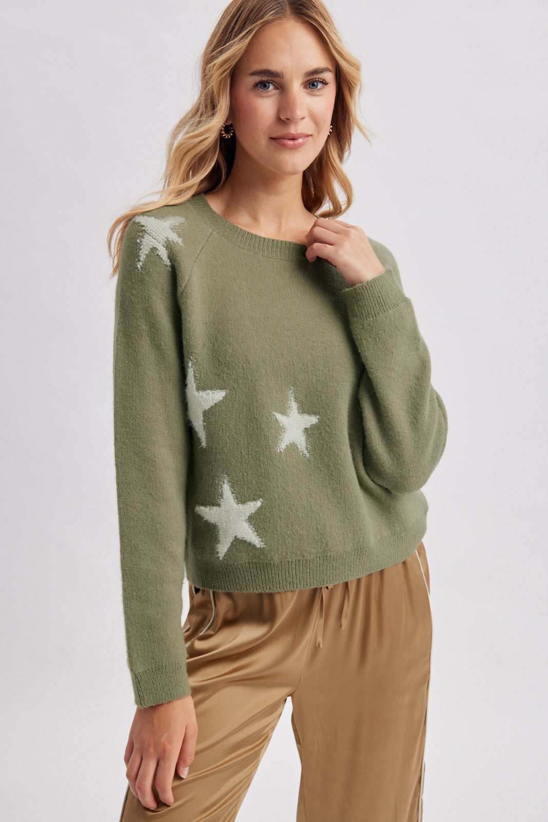 STAR PATTERN GRAPHIC KNIT SWEATER