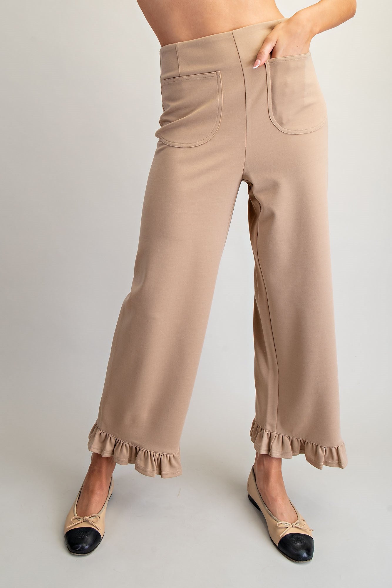 Straight leg ruffled hem jeans