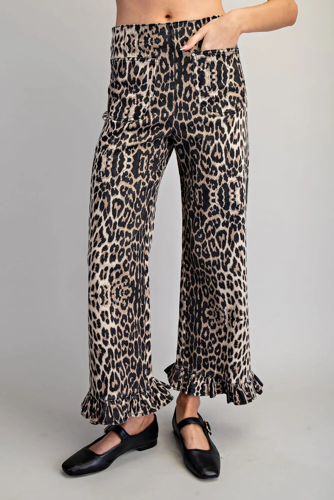 Straight leg ruffled hem jeans