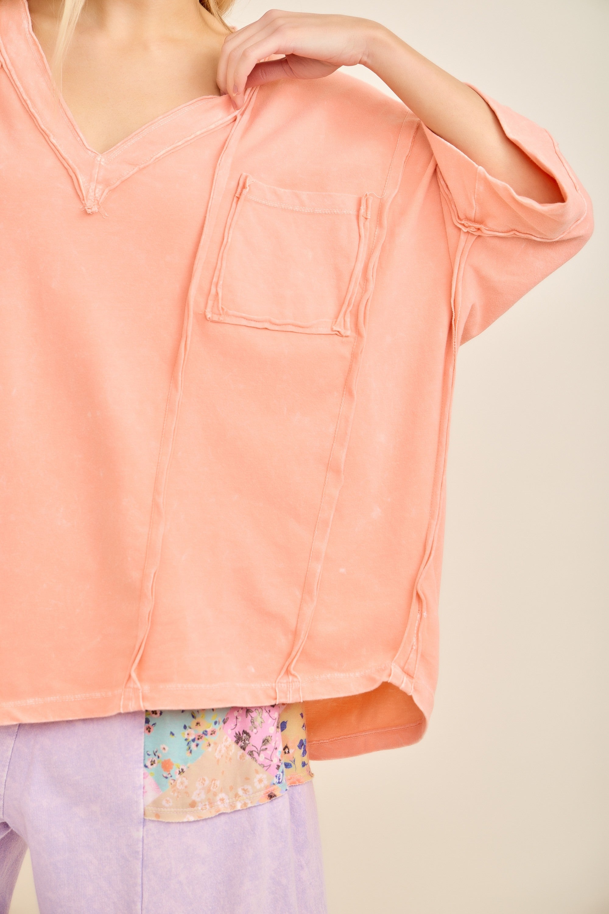 Mineral Wash Raw Detailed Vneck Top