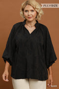 PLUS SIZE - Floral Textured Split Neck Puff Sleeve Blouse