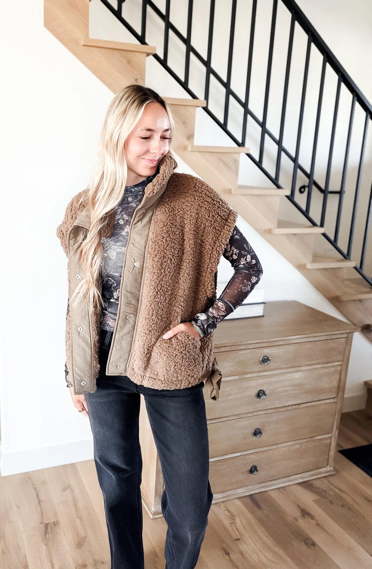 Paige Sherpa Vest- Mocha