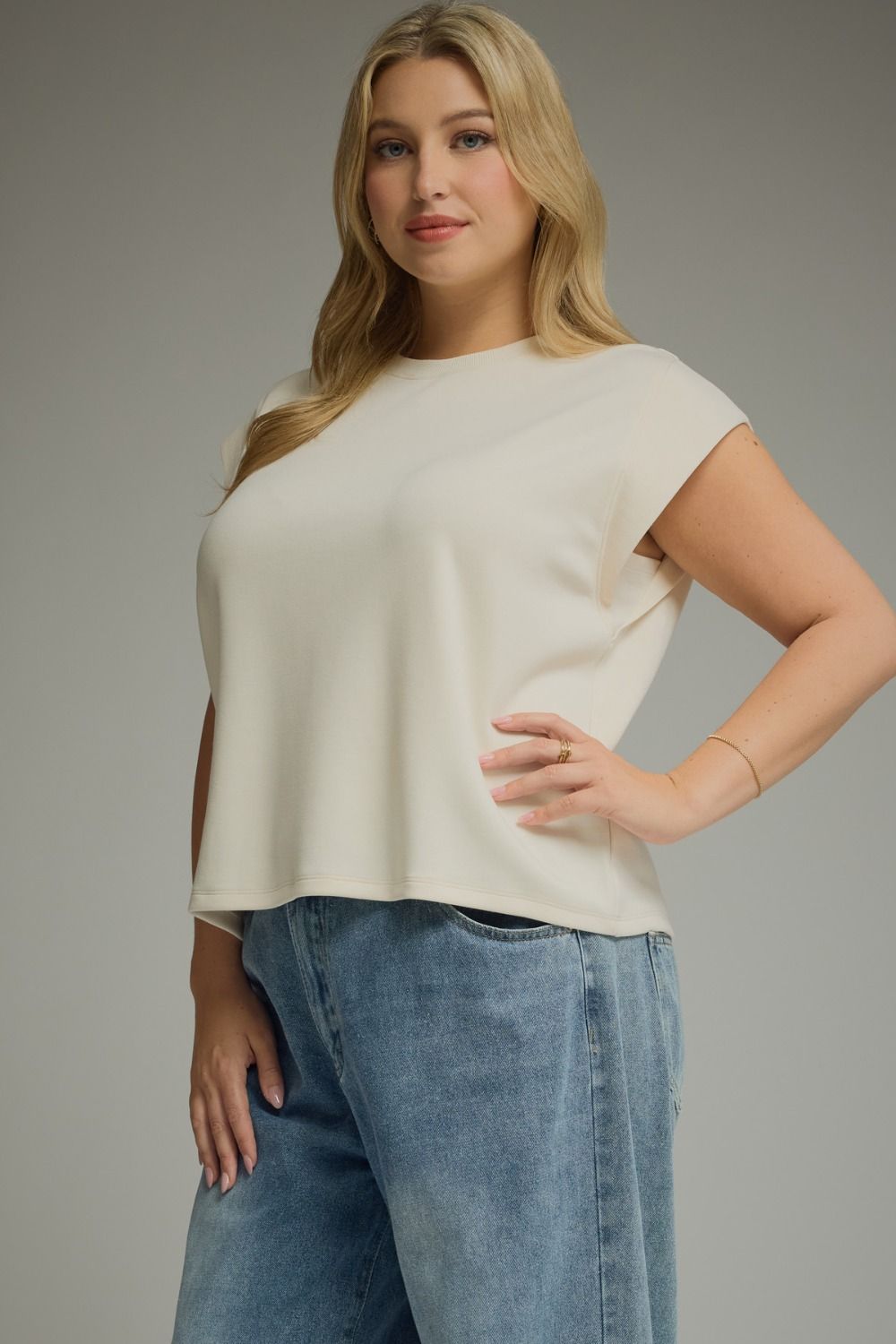 PLUS SIZE Ecru popover top