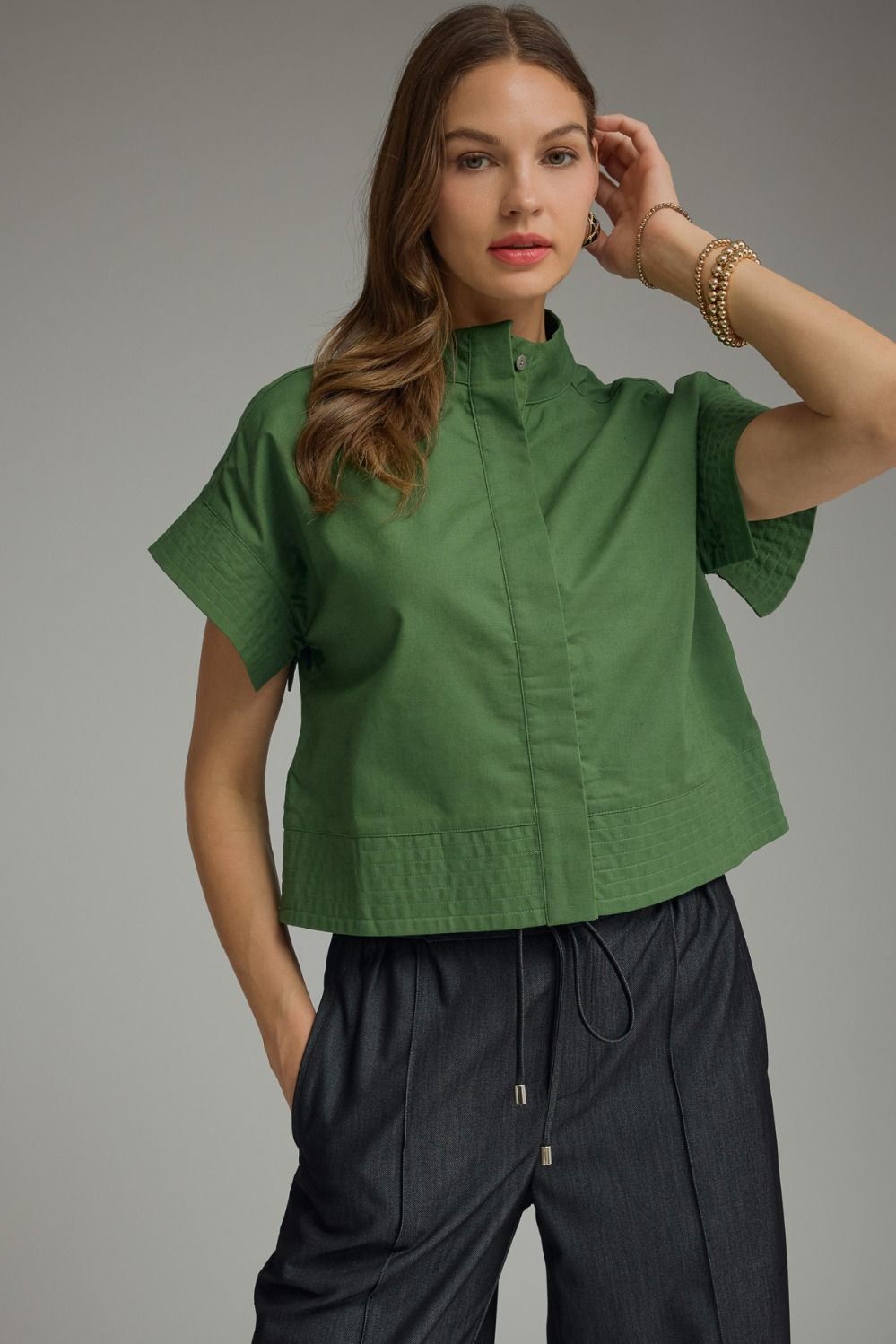 Solid short sleeve stand collar top